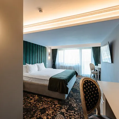 Sungarden Golf & Hotel 5*
