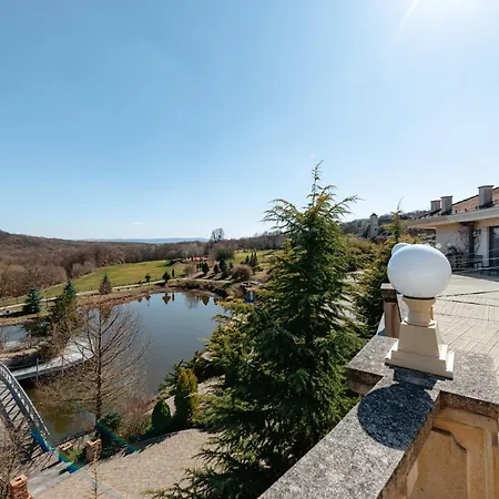 Sungarden Golf & Hotel