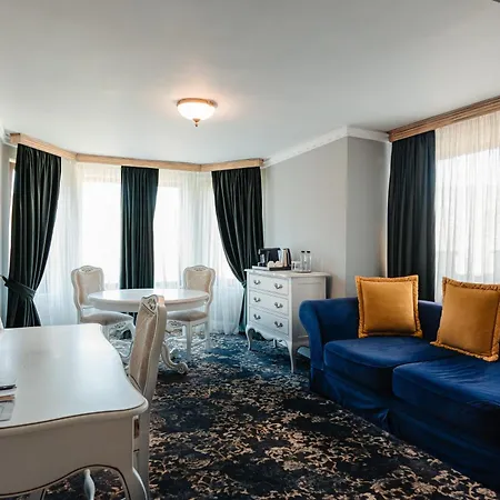 Sungarden Golf & Hotel